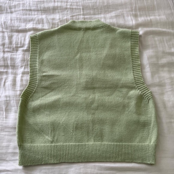 Green Cropped Vest - Picture 2 of 2
